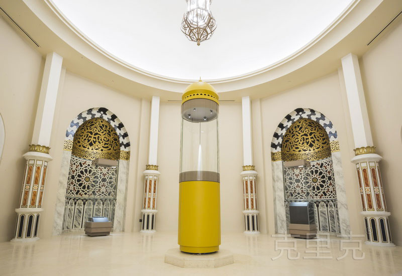 文莱皇家伊斯兰博物馆带基座圆弧形玻璃展柜样式