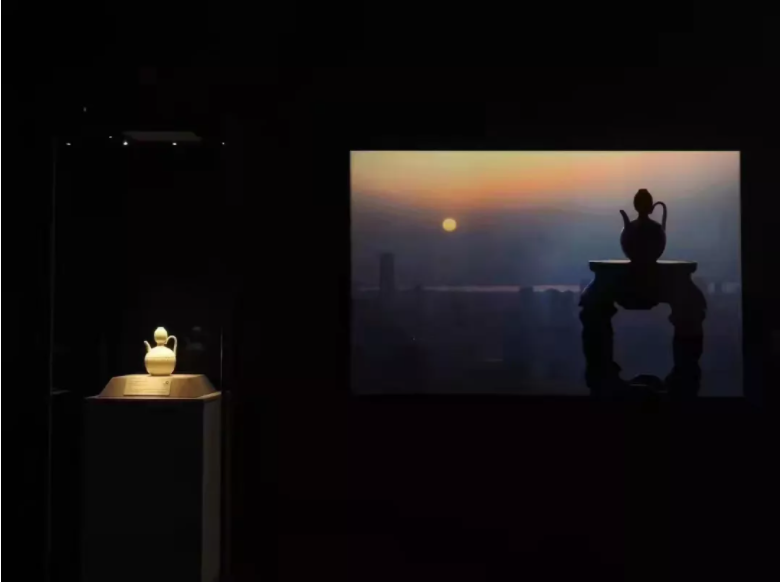 克里克-德基美术馆展柜